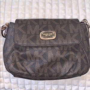 Michael Kors Clutch - minor damage on right hinge